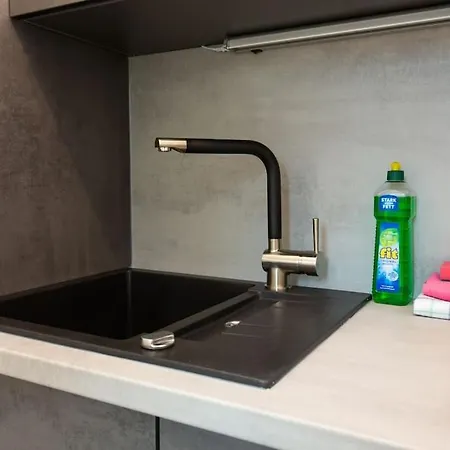 Little - Ruhig & Im Zentrum Gelegen- Perfekt Fuer Solo Reisende, Paare Oder Businessgaeste 3rd Floor Апартаменты *