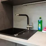 Little - Ruhig & Im Zentrum Gelegen- Perfekt Fuer Solo Reisende, Paare Oder Businessgaeste 3rd Floor Apartmán *