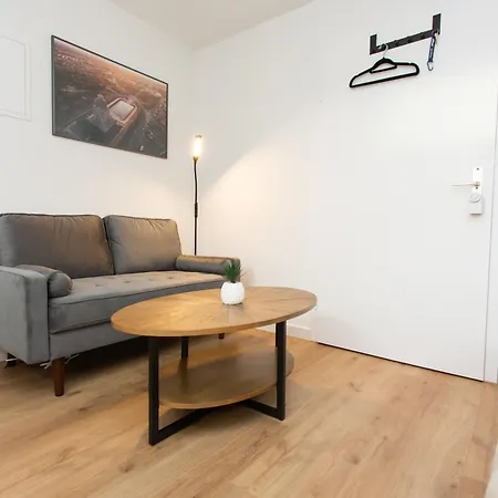 Little - Ruhig & Im Zentrum Gelegen- Perfekt Fuer Solo Reisende, Paare Oder Businessgaeste 3rd Floor דירה